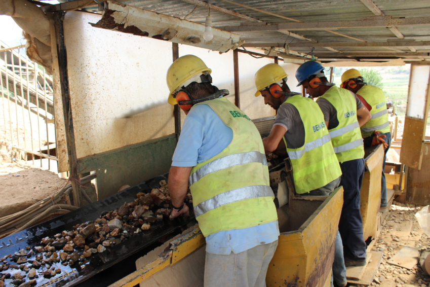 Benaks 94 – Lider në Minerale & Ndërtim